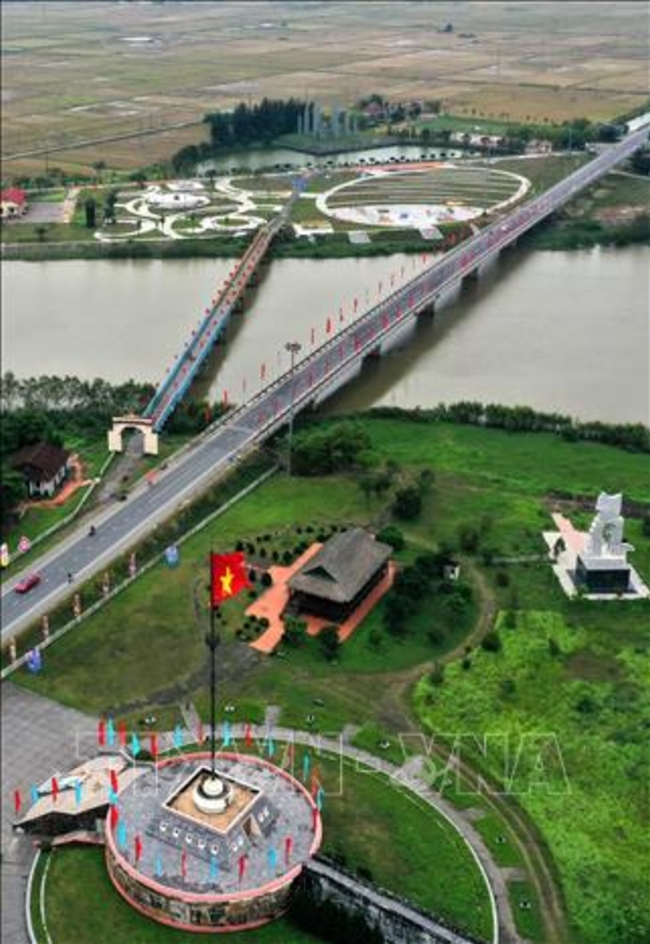 Toàn cảnh cụm Di tích lịch sử Quốc gia đặc biệt Ðôi bờ Hiền Lương - Bến Hải. Ảnh: Hồ Cầu/TTXVN