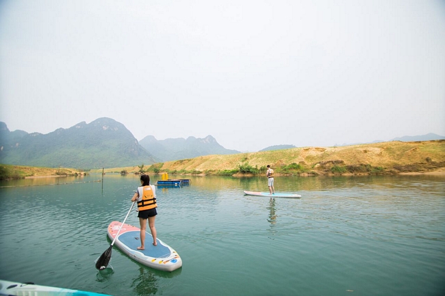 Chày Lập Farmstay có rất nhiều hoạt động thể thao dưới nước Water Sport Riverside phù hợp với từng nhu cầu khác nhau của khách du lịch gồm những trò chơi hấp dẫn như: Chèo thuyền kayak, du thuyền, xe nhảy nước, thuyền thúng…