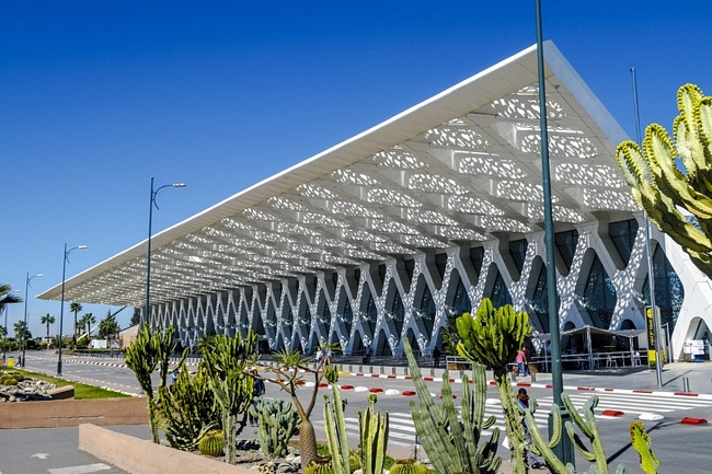 Sân bay ERICesh Menara (Morocco): là một trong những sân bay đẹp nhất thế giới và được sử dụng cho các chuyến bay nội địa, xuyên lục địa và quốc tế.