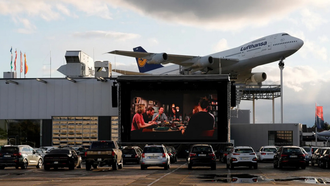  Một rạp chiếu phim ngoài trời tại Speyer, Đức. Ảnh: EPA