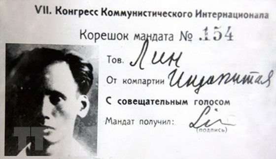  Tấm thẻ cấp cho Bác Hồ khi tham dự Đại hội Quốc tế Cộng sản lần thứ VII, được tổ chức từ ngày 25/7 - 21/8/1935 tại Moskva (Liên Xô). Khi ấy Bác có tên Lin. (Ảnh: Tư liệu/TTXVN phát)