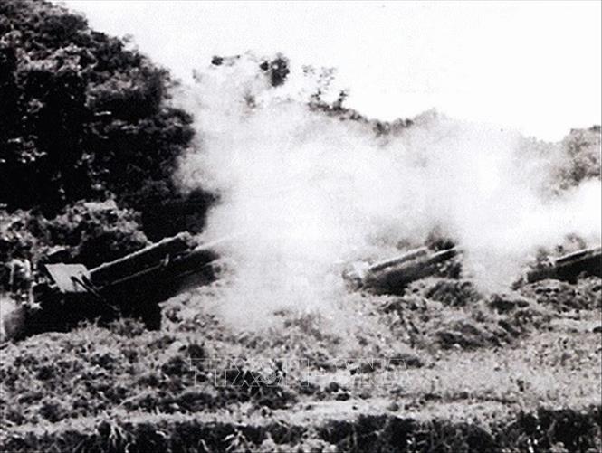  Pháo binh của ta nổ súng mở màn chiến dịch Điện Biên Phủ chiều 13/3/1954, tấn công cứ điểm Him Lam. Ảnh: Tư liệu/TTXVN phát