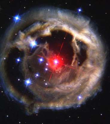 Kính Thiên văn Huble đã quan sát được vụ phun trào bí ẩn của một ngôi sao mang tên V838 Mon.