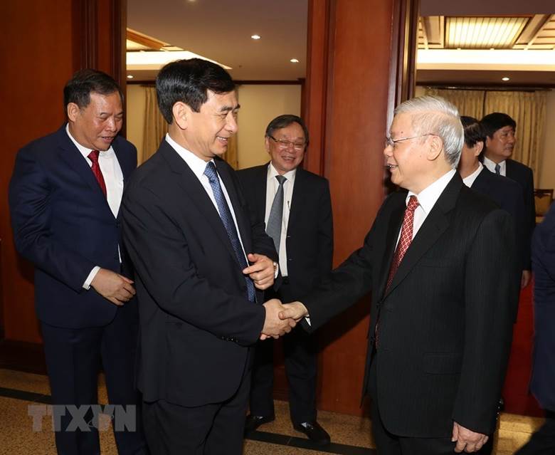  Tổng Bí thư, Chủ tịch nước Nguyễn Phú Trọng với các đại biểu dự phiên khai mạc hội nghị. (Ảnh: Trí Dũng/TTXVN)