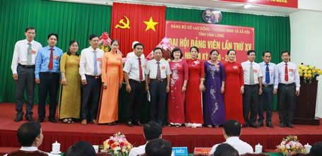 BCH Đảng bộ Sở Lao động- Thương binh và Xã hội nhiệm kỳ mới ra mắt đại hội.