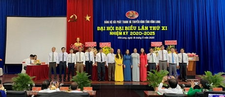 BCH Đảng bộ Đài PT-TH Vĩnh Long nhiệm kỳ mới ra mắt đại hội.