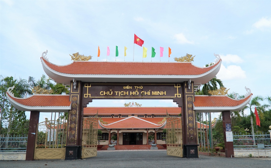  Đền thờ tọa lạc tại ấp Bà Chăng A, xã Châu Thới, huyện Vĩnh Lợi (Bạc Liêu)