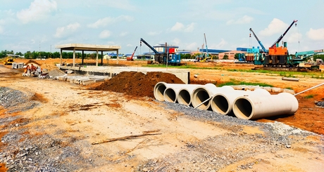 Hạ tầng Khu công nghiệp Hòa Phú được đầu tư cơ bản.
