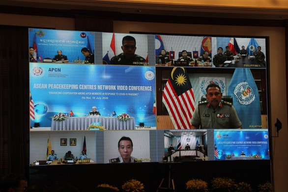 Lãnh đạo quân đội các nước thành viên ASEAN họp trực tuyến trong bối cảnh dịch COVID-19 còn diễn biến phức tạp - Ảnh: HỒNG QUÂN