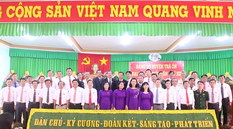 BCH Đảng bộ huyện Trà Ôn nhiệm kỳ 2020- 2025 ra mắt đại hội