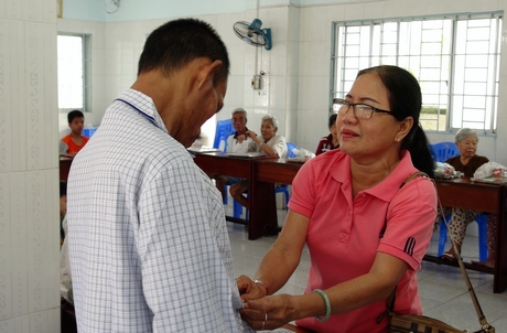 Nhóm từ thiện của bà Nguyễn Thị Lệ  thăm hỏi, động viên, chúc tết tại trung tâm