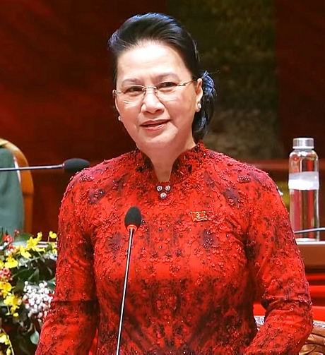 Thay mặt Đoàn Chủ tịch Đại hội, đồng chí Nguyễn Thị Kim Ngân- Chủ tịch Quốc hội điều hành phiên họp. 
