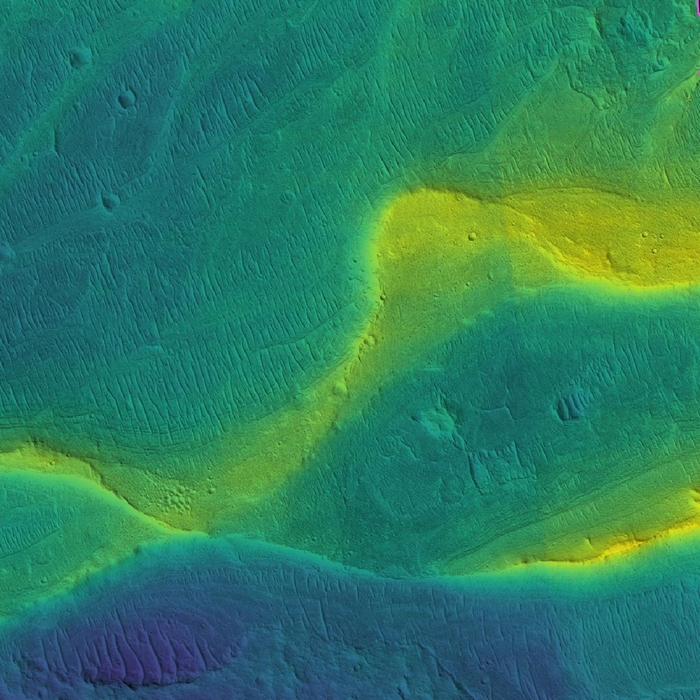 Bức ảnh kênh sông được bảo tồn trên sao Hỏa này được một vệ tinh quay quanh bầu khí quyển sao Hỏa chụp. Bức ảnh đã được phủ màu để hiển thị các độ cao khác nhau. Màu xanh lam là thấp và màu vàng là cao. Ảnh: NASA.