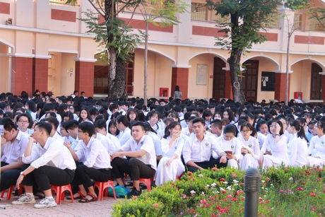 Trường THPT Lưu Văn Liệt được bổ sung vào danh sách ưu tiên xét tuyển của ĐH Quốc gia TP Hồ Chí Minh năm nay.