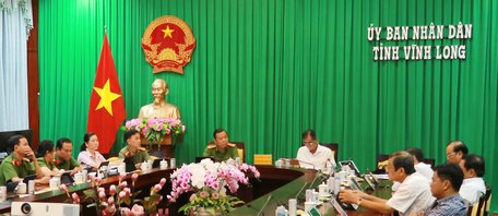 Đồng chí Lê Quang Trung- Phó Chủ tịch Thường trực UBND tỉnh chủ trì điểm cầu tại Vĩnh Long.