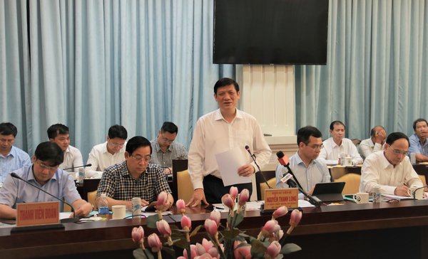 Bộ trưởng Bộ Y tế Nguyễn Thanh Long lưu ý tỉnh không được chủ quan, lơ là trong công tác phòng chống dịch.