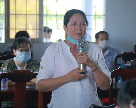 Cử tri huyện Bình Tân gửi gắm các kiến nghị đến các ứng cử viên khi được trúng cử làm đại biểu Quốc hội khóa XV.