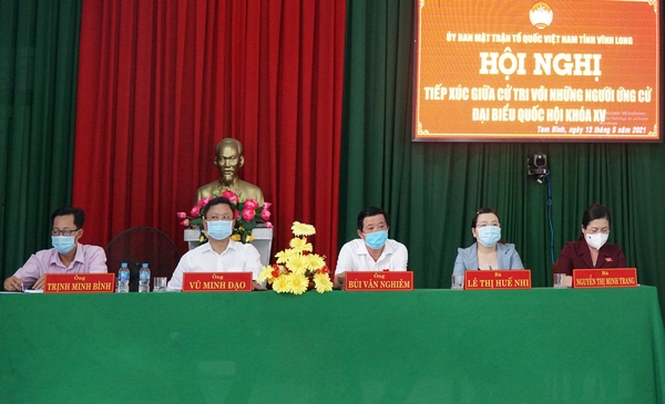 Ứng cử viên đại biểu Quốc hội tiếp xúc cử tri tại huyện Tam Bình