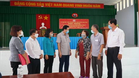 Ứng cử viên đại biểu HĐND tỉnh tiếp xúc cử tri huyện Vũng Liêm.