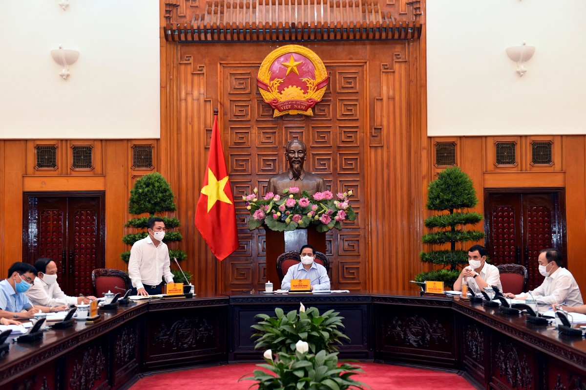 Thủ tướng Phạm Minh Chính làm việc với Cổng TTĐT Chính phủ. Ảnh VGP/Nhật Bắc