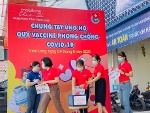 Mobifone Vĩnh Long trao quỹ vắc xin phòng COVID- 19