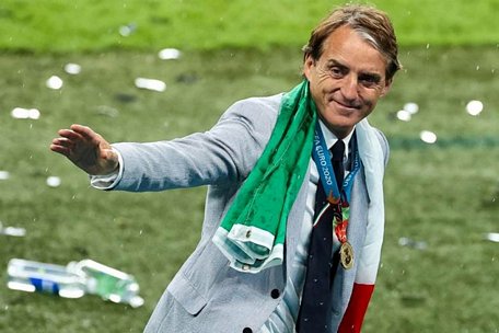  HLV Mancini dẫn dắt Italia vào năm 2018 và đã làm thay đổi hoàn toàn bộ mặt của đội bóng này (Ảnh: Reuters).