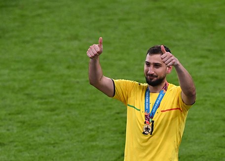  Thủ thành Donnarumma đã được chọn là Cầu thủ xuất sắc nhất Euro 2020 - Ảnh: REUTERS