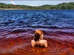 Hồ nước màu Coca Cola cực độc ở Brazil