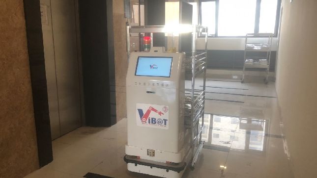 Qua quá trình thử nghiệm, ứng dụng tại các bệnh viện, cơ sở cách ly điều trị bệnh Covid-19 đã cho thấy Hệ thống robot y tế vận chuyển VIBOT hoạt động ổn định và hiệu quả, góp phần hỗ trợ phòng chống dịch Covid-19. Ngày 23/7/2021, Hội đồng KH&CN tư vấn đánh giá, nghiệm thu nhiệm vụ KH&CN cấp Quốc gia đã họp, đánh giá kết quả thực hiện nhiệm vụ đạt mức xuất sắc và kiến nghị tiếp tục hoàn thiện công nghệ, đầu tư sản xuất thêm các hệ thống robot VIBOT để phục vụ phòng chống dịch./.