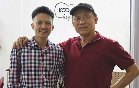 Nhạc sĩ Nguyễn Bá Hùng (trái) và NSND Tạ Minh Tâm - Ảnh: Facebook Nguyễn Bá Hùng