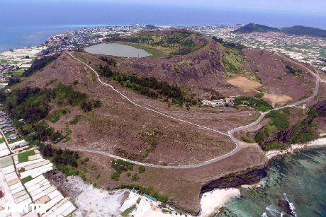 Miệng núi lửa Thới Lới được xây dựng thành hồ chứa nước ngọt cung cấp nước sinh hoạt và tưới tiêu cho sản xuất nông nghiệp của huyện đảo.