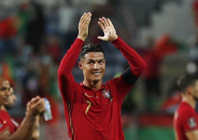 1. Cristiano Ronaldo | Bồ Đào Nha | 111 bàn thắng/180 trận đấu./.