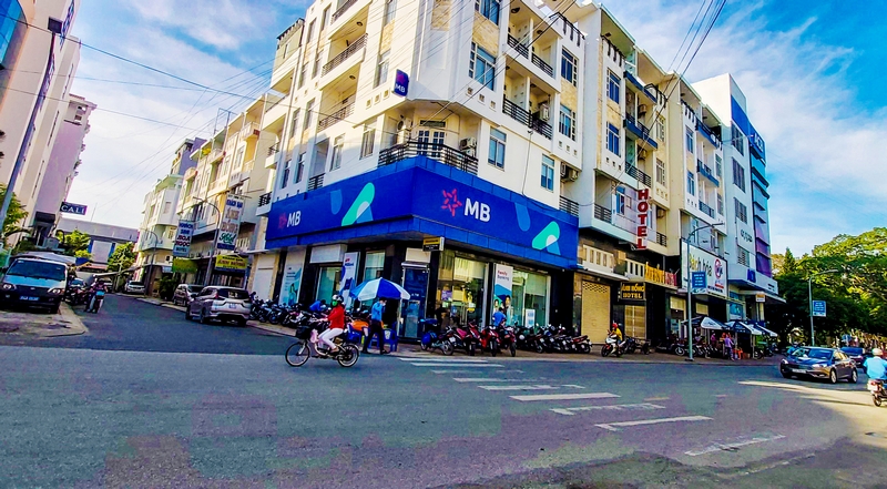 Trung tâm thương mại Phường 1 (TP Vĩnh Long).