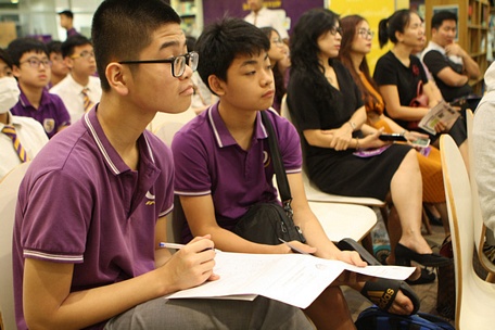  Nhiều học sinh mong chờ ngày được trở lại trường để tham gia những hoạt động trực tiếp - Ảnh: VĨNH HÀ