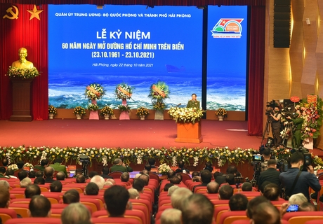 Thứ trưởng Bộ Quốc phòng Lê Huy Vịnh trình bày diễn văn tại lễ kỷ niệm. Ảnh VGP/Đức Tuân