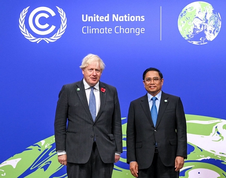 Thủ tướng Anh Boris Johnson đón Thủ tướng Phạm Minh Chính tới dự Hội nghị COP26
