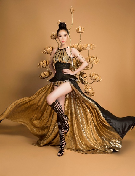 “Chiến binh hoa”  Hà Thu tại cuộc thi Hoa hậu Trái đất 2017 ở Philippines.  Ảnh nhân vật cung cấp