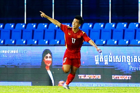  Trung Thành mừng bàn thắng cho U23 Việt Nam - Ảnh: HOÀNG TÙNG