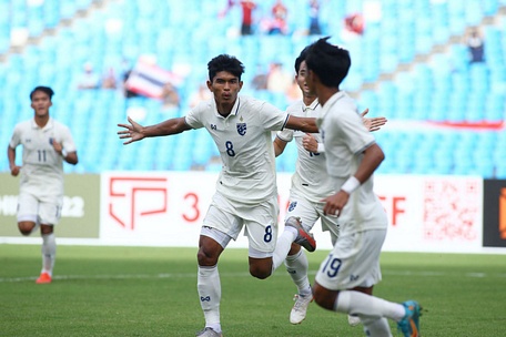  Niềm vui của các cầu thủ U23 Thái Lan sau khi ghi bàn vào lưới U23 Lào - Ảnh: HOÀNG TÙNG