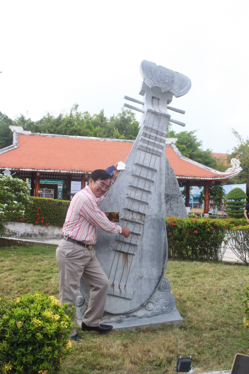 Khu lưu niệm Nghệ thuật Đờn ca tài tử Nam Bộ và Nhạc sĩ Cao Văn Lầu là nơi khẳng định vị thế của bản “Dạ cổ Hoài lang” và tôn vinh tài hoa của nhạc sĩ Cao Văn Lầu.
