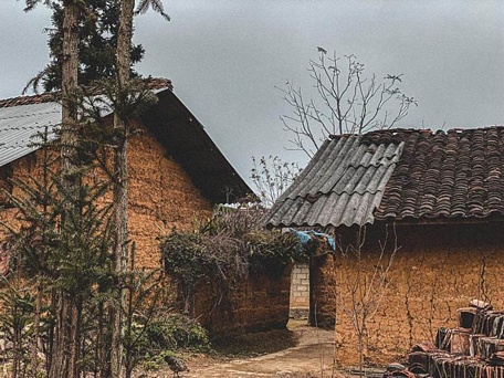  Những ngôi nhà vách đất của người dân tộc Lô Lô - đặc trưng của các dân tộc tại Hà Giang