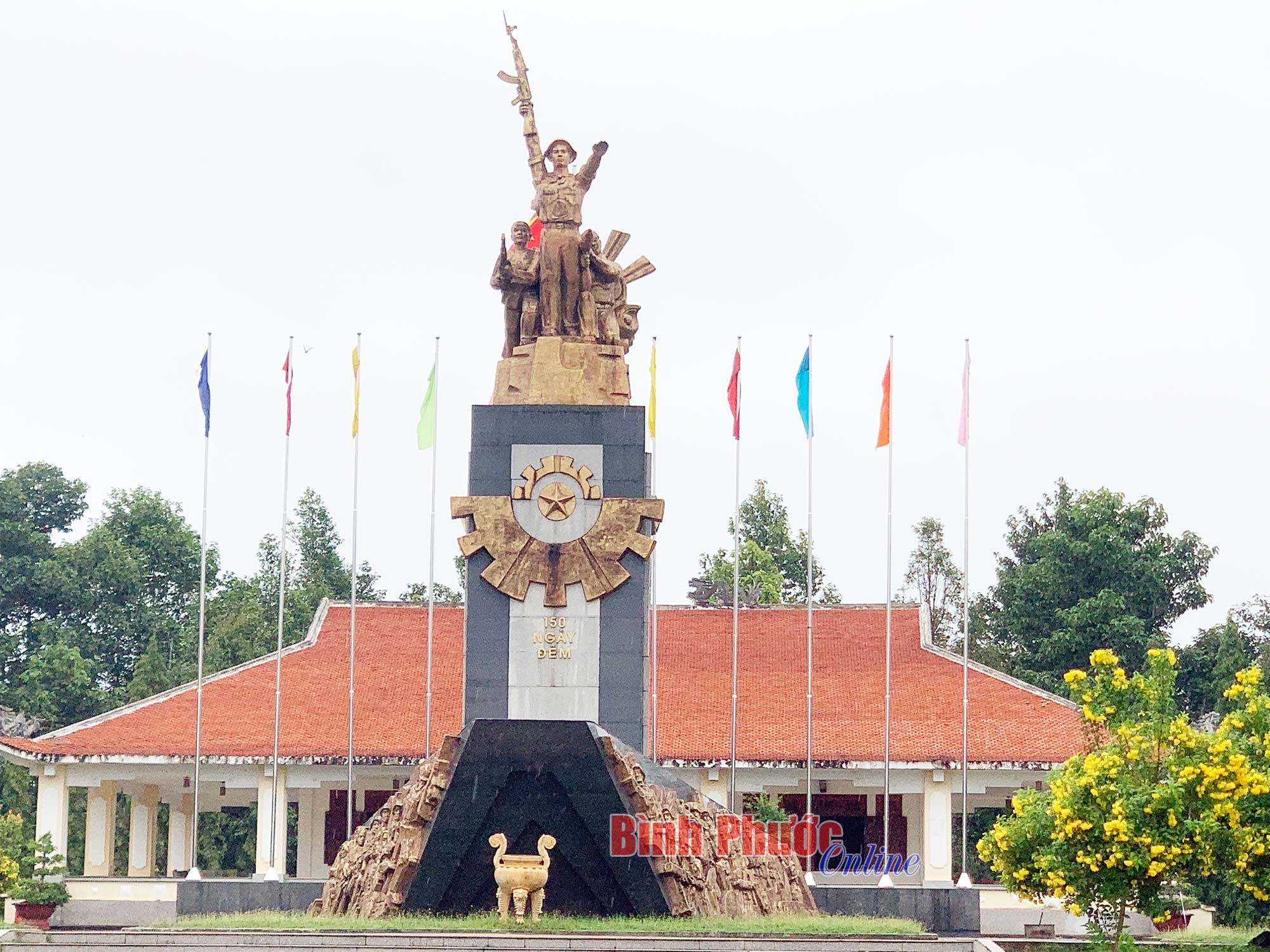 Tượng đài Chiến thắng Chốt chặn Tàu Ô, thị trấn Tân Khai, huyện Hớn Quản, tỉnh Bình Phước