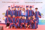 Trường CĐ Nghề Vĩnh Long trao bằng tốt nghiệp cho 90 học sinh, sinh viên