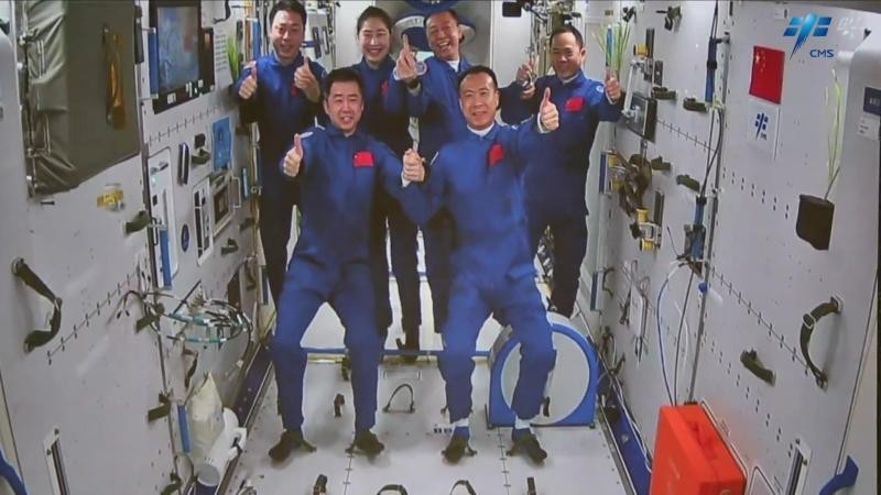 Trung Quốc phóng tàu Thần Châu 15 đưa 3 phi hành gia vào vũ trụ