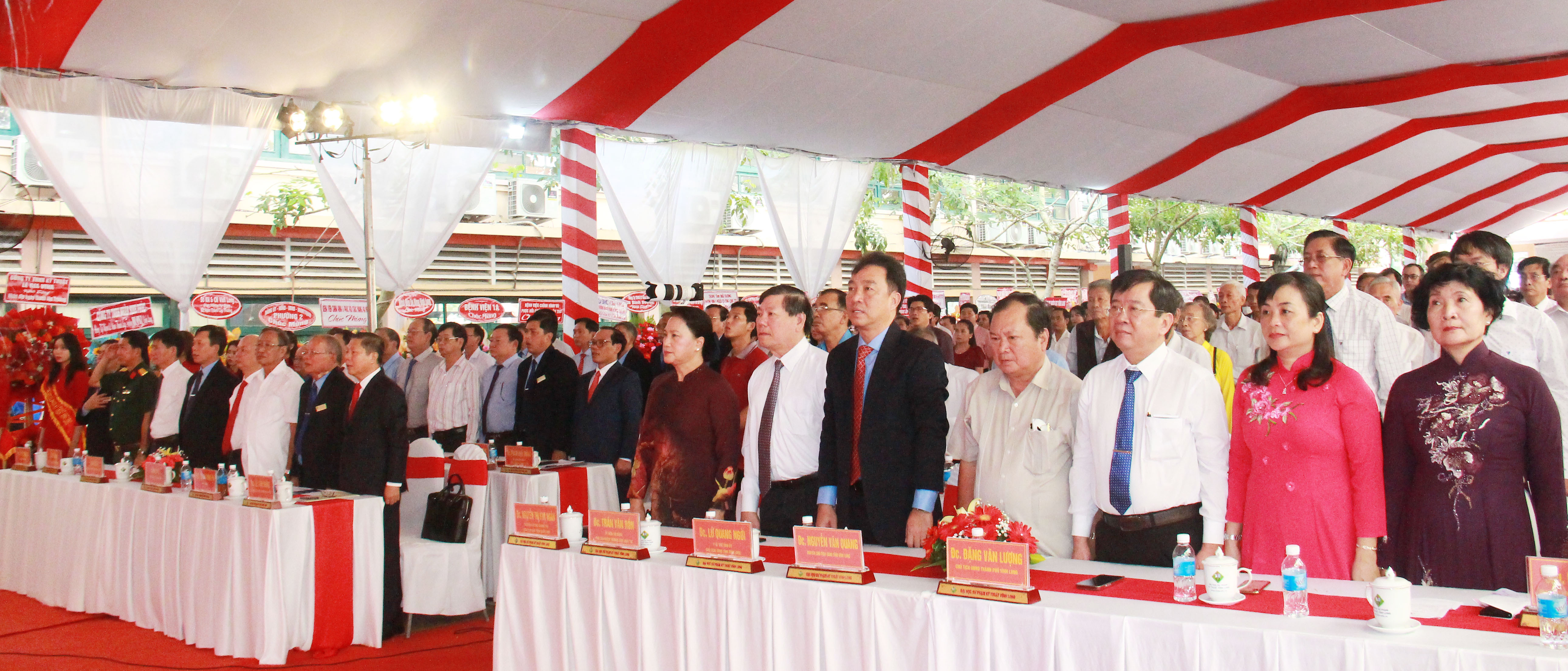 Nguyên Chủ tịch Quốc hội Nguyễn Thị Kim Ngân dự lễ khai giảng Trường ĐH Sư phạm kỹ thuật Vĩnh Long.