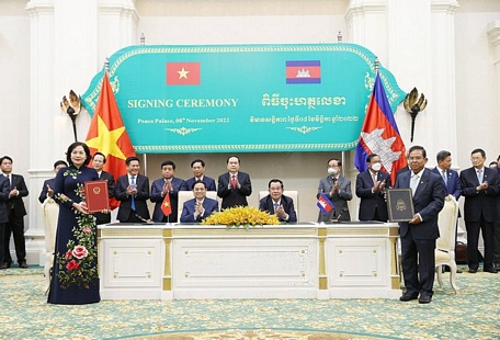  Hai Thủ tướng chứng kiến Lễ ký kết văn kiện giữa hai nước - Ảnh: VGP/Nhật Bắc