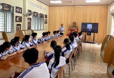 Học sinh được giáo dục truyền thống, được tìm hiểu về cuộc đời, thân thế và sự nghiệp Thủ tướng Võ Văn Kiệt.