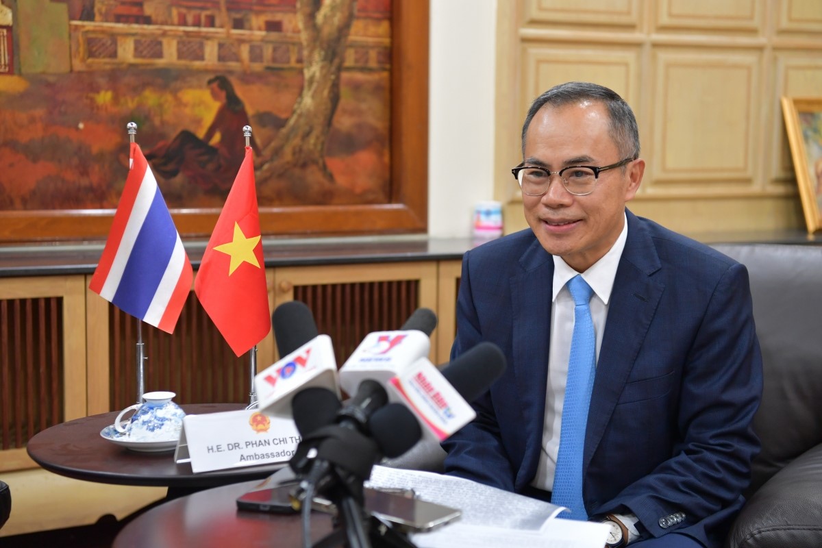 Đại sứ Phan Chí Thành trả lời phỏng vấn báo chí trước thềm chuyến thăm chính thưc của Chủ tịch nước Nguyễn Xuân Phúc tới Thái Lan và tham dự Diễn đàn Hợp tác Kinh tế châu Á – Thái Bình Dương (APEC) từ ngày 16-19/11/2022.