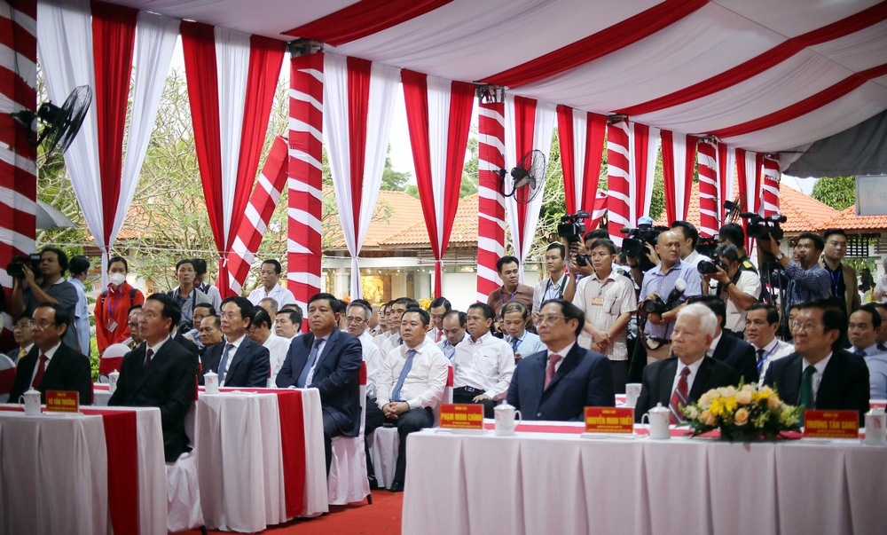 Lãnh đạo Đảng, Nhà nước dự lễ phát hành bộ tem “Kỷ niệm 100 năm Ngày sinh Thủ tướng Võ Văn Kiệt”.