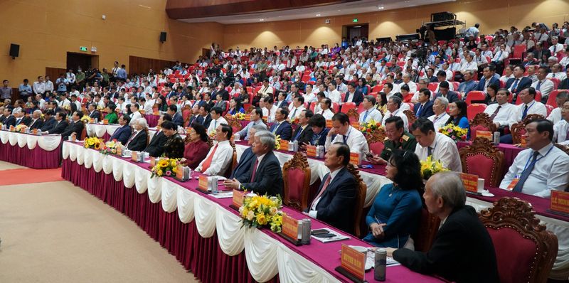 Các đồng chí lãnh đạo, nguyên lãnh đạo Đảng, Nhà nước và đại diện gia đình đồng chí Võ Văn Kiệt tham dự buổi lễ
